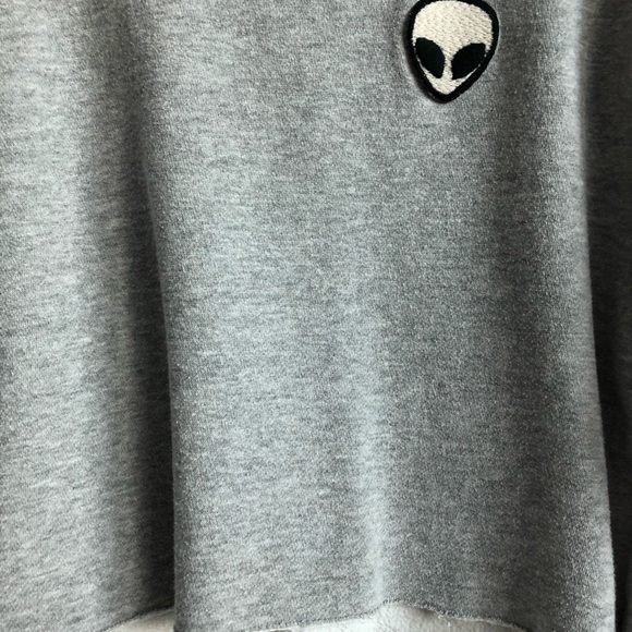 Brandy Melville Alien Cropped Sweatshirt - Picture 2 of 3